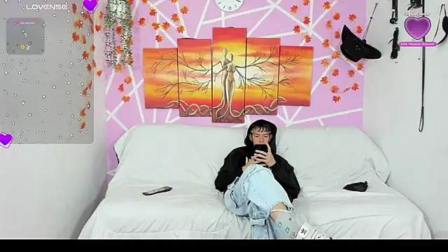 Fresahot2005 online show from 21, 3, 2025