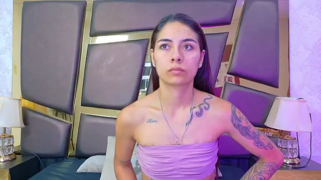 Snapshot of NicoleEsposito chatting on 10, 11, 2025 NicoleEsposito online show from 10, 11, 2025