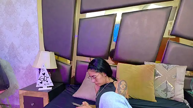 Snapshot of NicoleEsposito chatting on 18, 2, 2026 NicoleEsposito online show from 18, 2, 2026