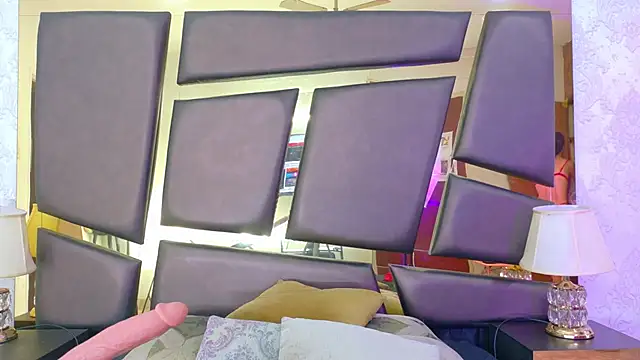 Snapshot of NicoleEsposito chatting on 29, 10, 2025 NicoleEsposito online show from 29, 10, 2025