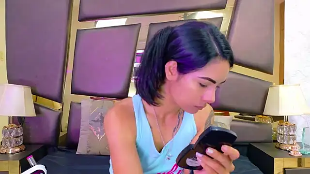 Snapshot of NicoleEsposito chatting on 2, 2, 2026 NicoleEsposito online show from 2, 2, 2026