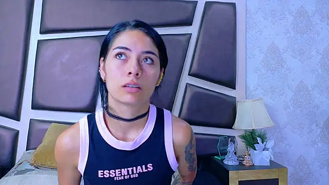 Snapshot of NicoleEsposito chatting on 3, 6, 2026 NicoleEsposito online show from 3, 6, 2026