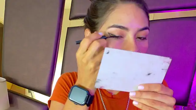 Snapshot of NicoleEsposito chatting on 18, 10, 2025 NicoleEsposito online show from 18, 10, 2025