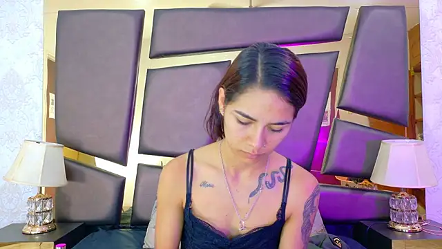 Snapshot of NicoleEsposito chatting on 25, 10, 2025 NicoleEsposito online show from 25, 10, 2025