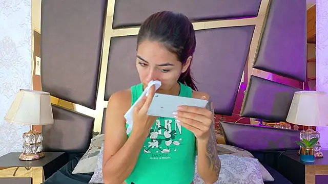 Snapshot of NicoleEsposito chatting on 7, 10, 2025 NicoleEsposito online show from 7, 10, 2025