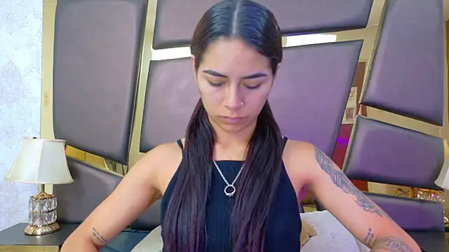 Snapshot of NicoleEsposito chatting on 12, 11, 2025 NicoleEsposito online show from 12, 11, 2025