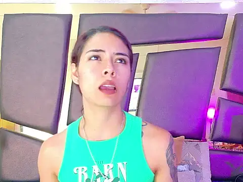 Snapshot of NicoleEsposito chatting on 26, 9, 2025 NicoleEsposito online show from 26, 9, 2025