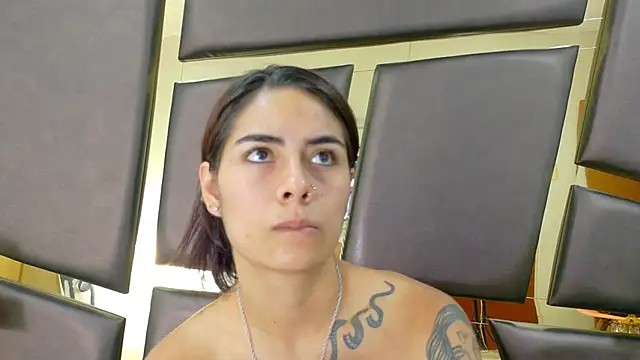 Snapshot of NicoleEsposito chatting on 24, 10, 2025 NicoleEsposito online show from 24, 10, 2025