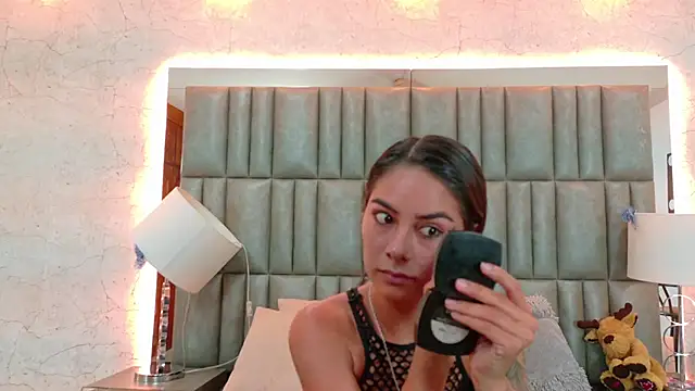 Snapshot of NicoleEsposito chatting on 17, 1, 2026 NicoleEsposito online show from 17, 1, 2026