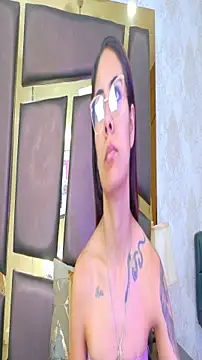 Snapshot of NicoleEsposito chatting on 26, 11, 2025 NicoleEsposito online show from 26, 11, 2025