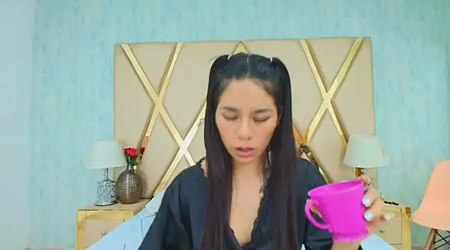 Snapshot of NicoleEsposito chatting on 12, 3, 2025 NicoleEsposito online show from 12, 3, 2025