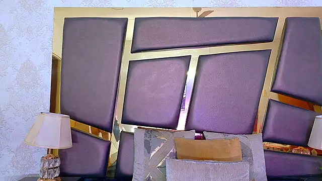 Snapshot of NicoleEsposito chatting on 6, 10, 2025 NicoleEsposito online show from 6, 10, 2025