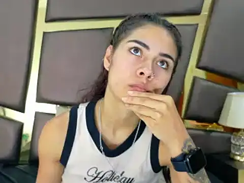 Snapshot of NicoleEsposito chatting on 16, 10, 2025 NicoleEsposito online show from 16, 10, 2025