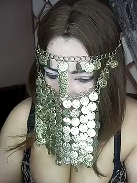 QueenBata online show from 5, 2, 2025