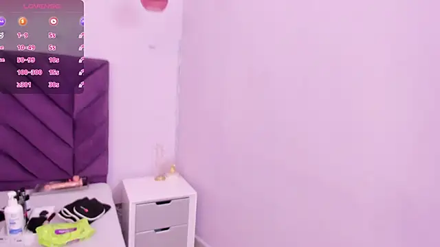 Maddyjohnsonn online show from 12, 12, 2024