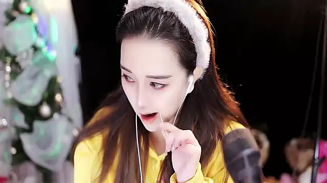 Snapshot of Yulia-1Z chatting on 13, 12, 2024 Yulia-1Z online show from 13, 12, 2024