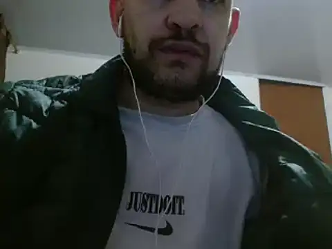 camiloking1720 online show from 8, 2, 2025