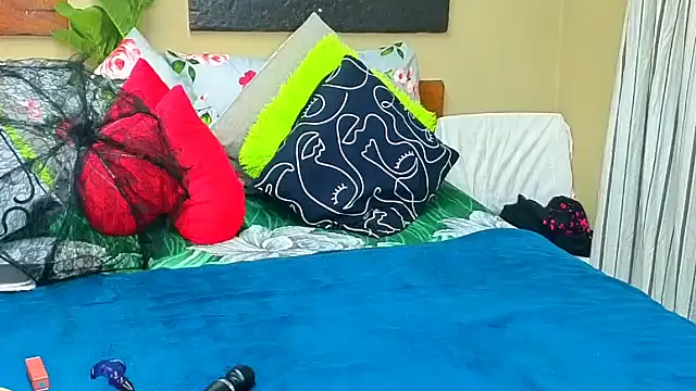 Snapshot of MidnightPassionxx chatting on 19, 11, 2025 MidnightPassionxx online show from 19, 11, 2025