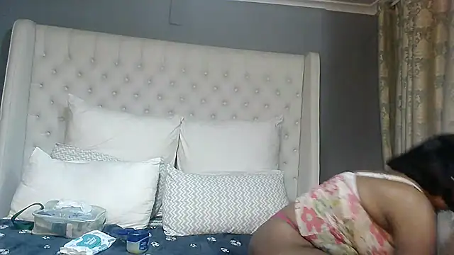 Snapshot of Carocurvy chatting on 17, 7, 2026 Carocurvy online show from 17, 7, 2026