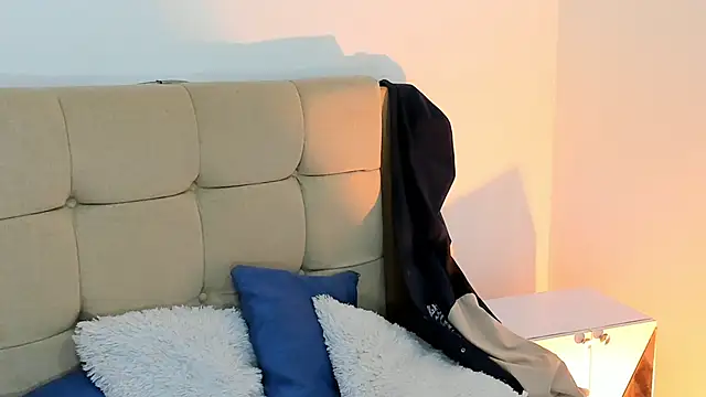 brithany rousee online show from 15, 9, 2025