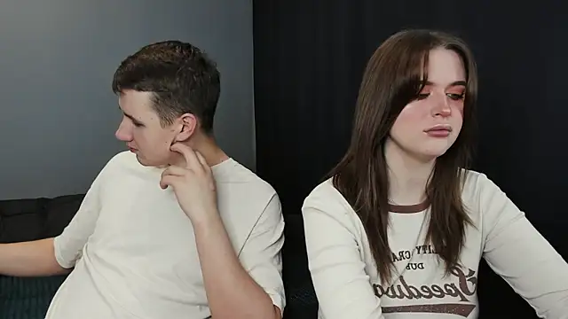 Pinku kitsune online show from 2, 3, 2025