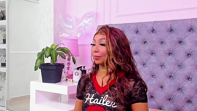 HaileeRoberts online show from 5, 7, 2026