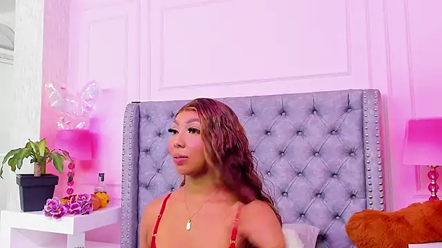 HaileeRoberts online show from 18, 6, 2026