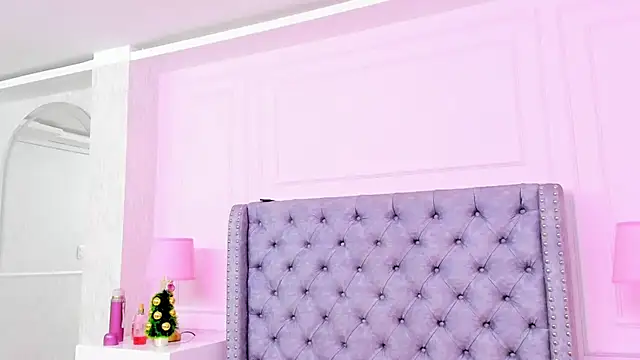 Snapshot of HaileeRoberts chatting on 14, 11, 2025 HaileeRoberts online show from 14, 11, 2025