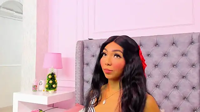 Snapshot of HaileeRoberts chatting on 11, 11, 2025 HaileeRoberts online show from 11, 11, 2025