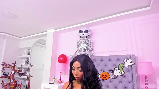 Snapshot of HaileeRoberts chatting on 25, 10, 2025 HaileeRoberts online show from 25, 10, 2025