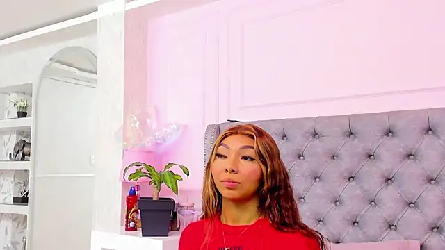 HaileeRoberts online show from 12, 4, 2026