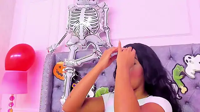 Snapshot of HaileeRoberts chatting on 19, 10, 2025 HaileeRoberts online show from 19, 10, 2025