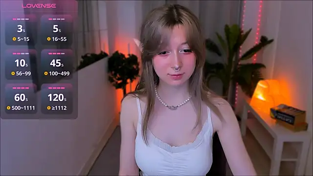 SaintGirl online show from 25, 2, 2025