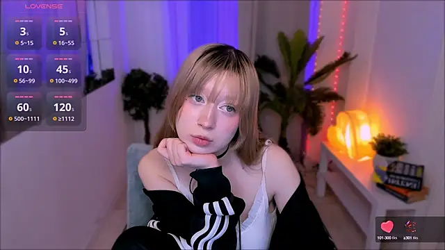 SaintGirl online show from 21, 3, 2025