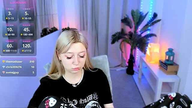 SaintGirl online show from 8, 2, 2025