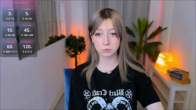 SaintGirl online show from 23, 2, 2025