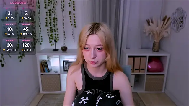 SaintGirl online show from 21, 2, 2025