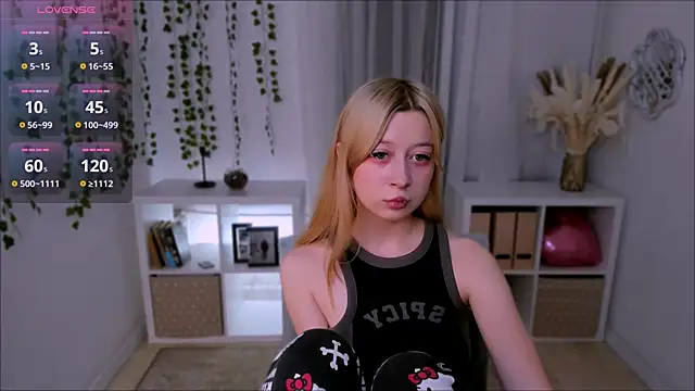 SaintGirl online show from 21, 2, 2025