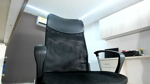 Snapshot of JhonBlacke chatting on 13, 7, 2026 JhonBlacke online show from 13, 7, 2026