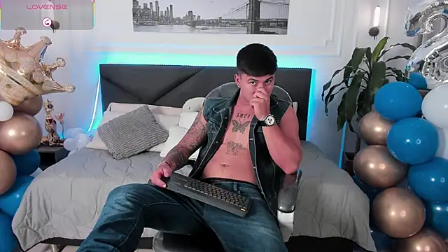 Cristopher strong online show from 20, 5, 2026