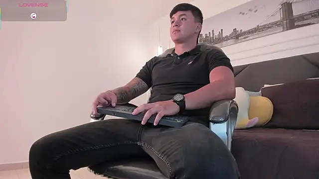 Cristopher strong online show from 7, 5, 2026