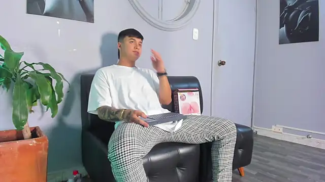 Cristopher strong online show from 15, 3, 2025