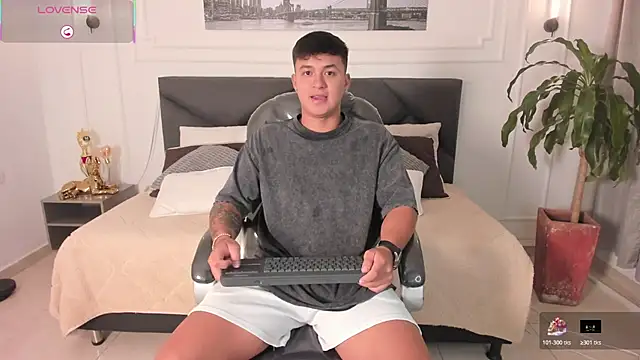Cristopher strong online show from 17, 5, 2026