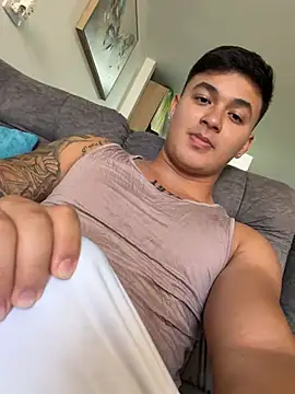 Cristopher strong online show from 15, 5, 2026