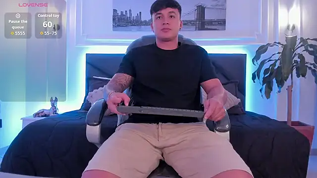 Cristopher strong online show from 9, 11, 2025