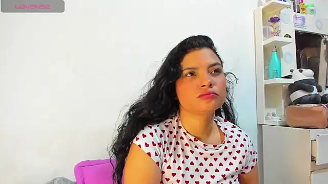 lolaa staars online show from 23, 4, 2026