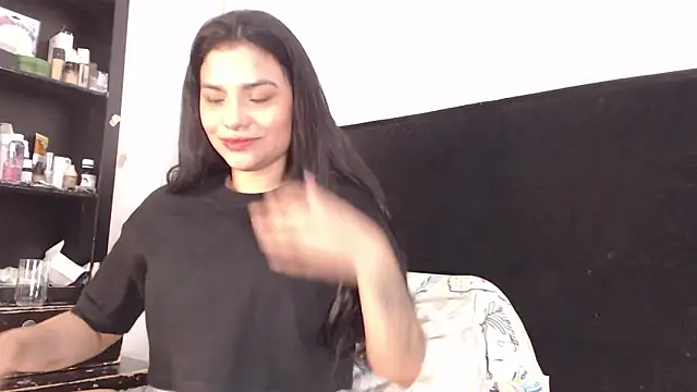 lolaa staars online show from 26, 1, 2025