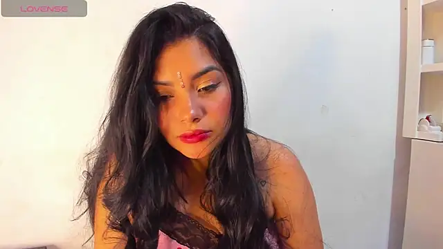 lolaa staars online show from 28, 4, 2026