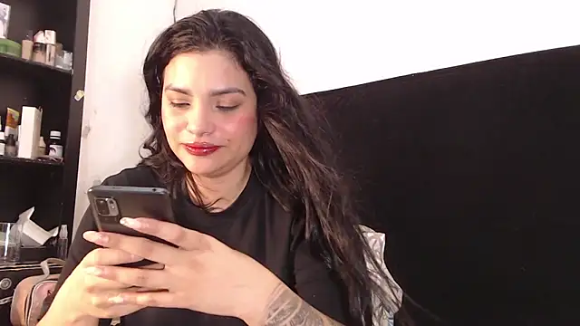 lolaa staars online show from 26, 1, 2025