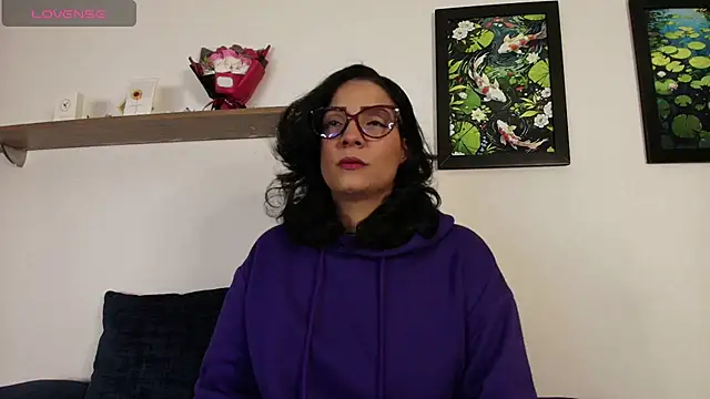 Snapshot of Elliee_ chatting on 21, 3, 2026 Elliee online show from 21, 3, 2026